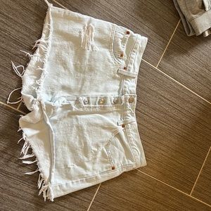 Light wash Levi jean shorts, button down